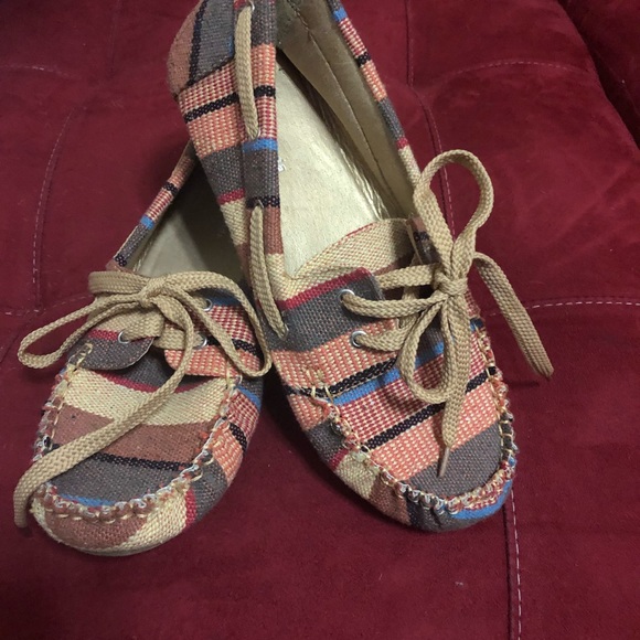 Shoes - new moccasin size 8 southwestern flat shoe